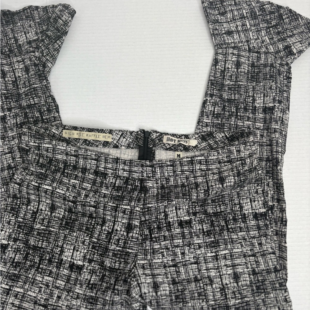 Hot Kiss High Rise Ruffle Hem Pants Black White Abstract Print Size M - Picture 2 of 6